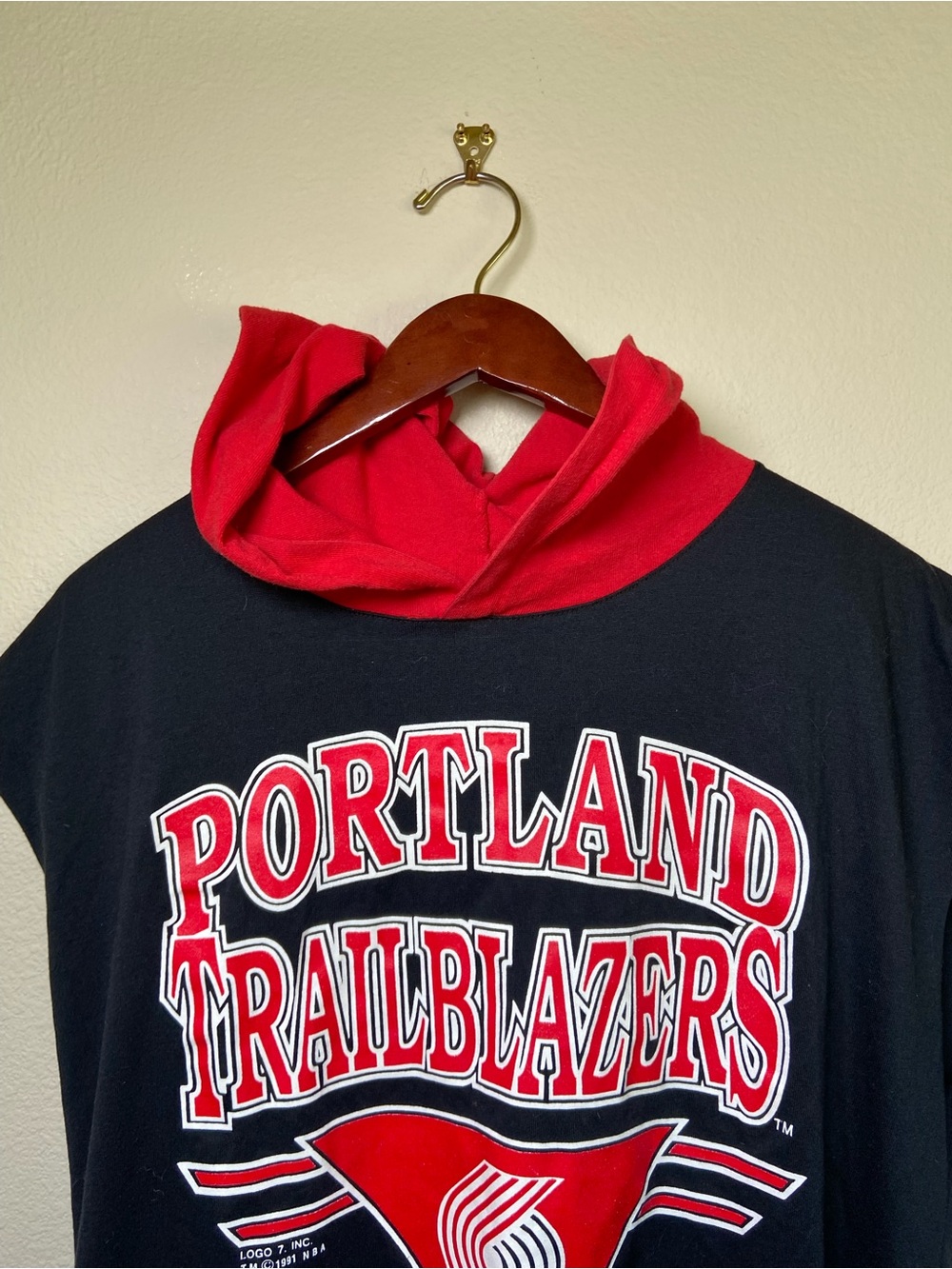 Vintage Portland Trail Blazers LOGO 7 Hooded Muscle Tee - Picture 2 of 8